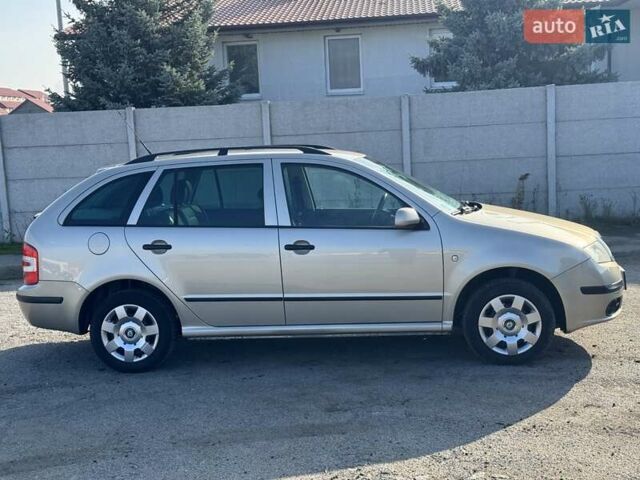 Бежевий Шкода Фабія, об'ємом двигуна 1.4 л та пробігом 211 тис. км за 4700 $, фото 10 на Automoto.ua