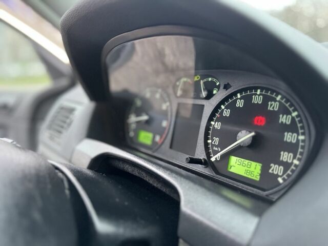 Бежевый Шкода Фабия, объемом двигателя 1.4 л и пробегом 195 тыс. км за 1999 $, фото 8 на Automoto.ua