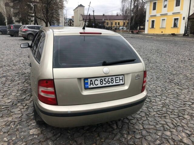 Бежевый Шкода Фабия, объемом двигателя 0 л и пробегом 285 тыс. км за 3000 $, фото 1 на Automoto.ua