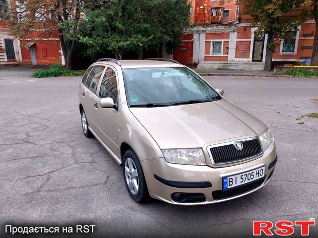 Бежевий Шкода Фабія, об'ємом двигуна 1.4 л та пробігом 215 тис. км за 4700 $, фото 4 на Automoto.ua