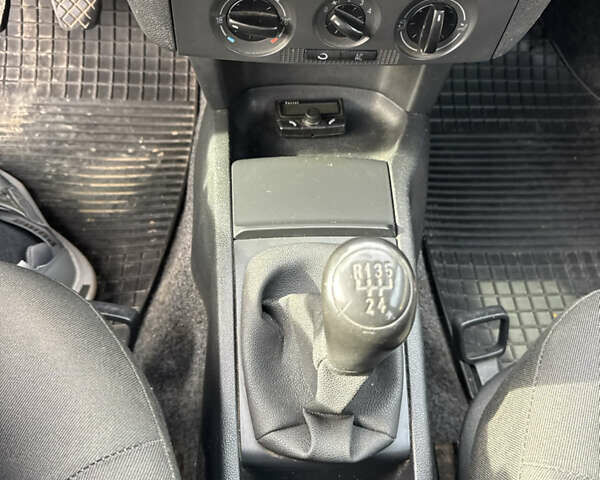 Бежевий Шкода Фабія, об'ємом двигуна 1.39 л та пробігом 210 тис. км за 3950 $, фото 20 на Automoto.ua