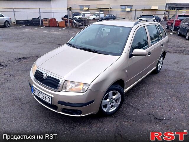 Бежевий Шкода Фабія, об'ємом двигуна 1.4 л та пробігом 215 тис. км за 4700 $, фото 1 на Automoto.ua