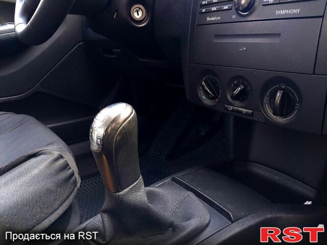 Бежевий Шкода Фабія, об'ємом двигуна 1.4 л та пробігом 215 тис. км за 4700 $, фото 11 на Automoto.ua