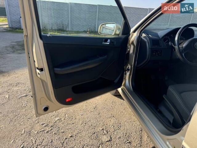 Бежевий Шкода Фабія, об'ємом двигуна 1.4 л та пробігом 211 тис. км за 4700 $, фото 24 на Automoto.ua