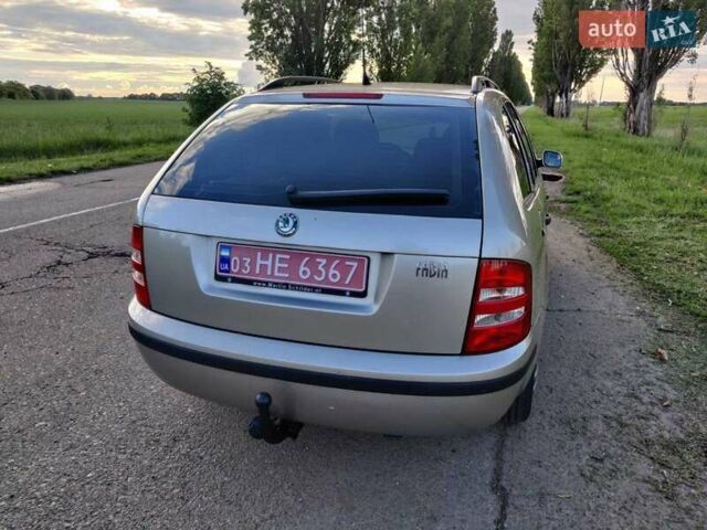 Бежевый Шкода Фабия, объемом двигателя 1.4 л и пробегом 242 тыс. км за 4250 $, фото 5 на Automoto.ua
