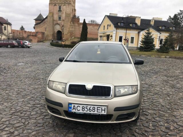 Бежевый Шкода Фабия, объемом двигателя 0 л и пробегом 285 тыс. км за 3000 $, фото 3 на Automoto.ua
