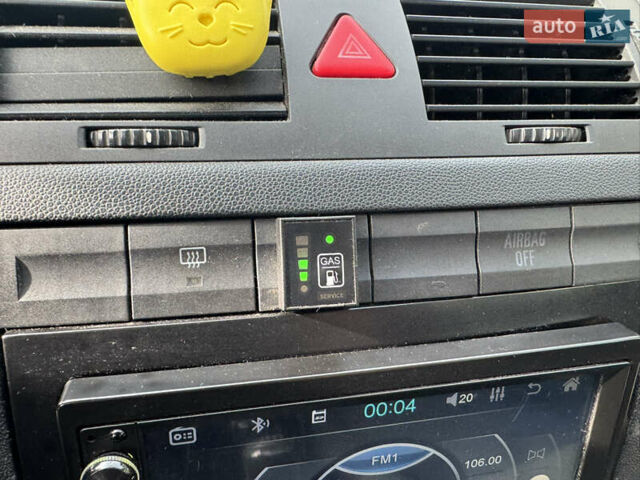 Бежевий Шкода Фабія, об'ємом двигуна 1.39 л та пробігом 210 тис. км за 3950 $, фото 19 на Automoto.ua