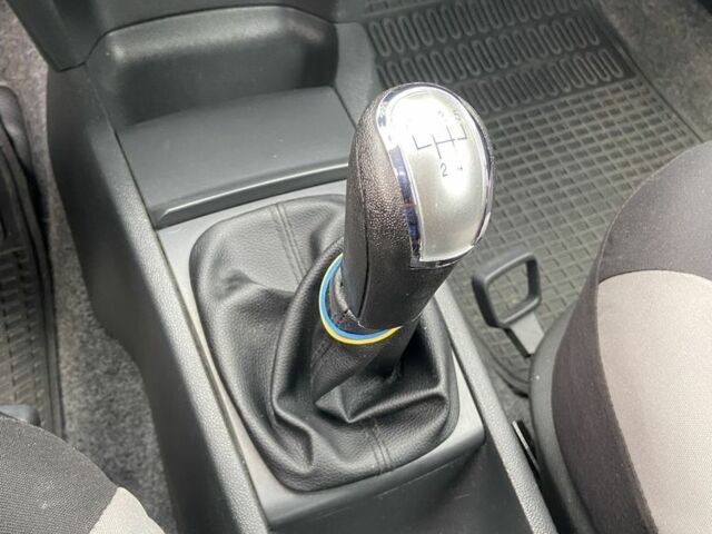 Шкода Фабия 2005 в Чернигове на Automoto.ua Бежевый Шкода Фабия, объемом двигателя 1.4 л и пробегом 245 тыс. км за 3900 $, фото 8 на Automoto.ua