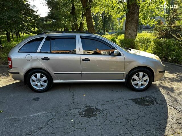 Бежевий Шкода Фабія, об'ємом двигуна 1.4 л та пробігом 190 тис. км за 5690 $, фото 3 на Automoto.ua