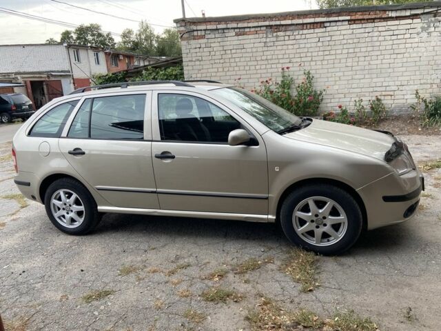 Шкода Фабия 2005 в Чернигове на Automoto.ua Бежевый Шкода Фабия, объемом двигателя 1.4 л и пробегом 245 тыс. км за 3900 $, фото 1 на Automoto.ua