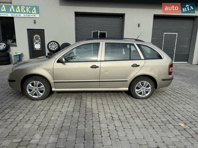Бежевий Шкода Фабія, об'ємом двигуна 1.39 л та пробігом 210 тис. км за 3950 $, фото 3 на Automoto.ua