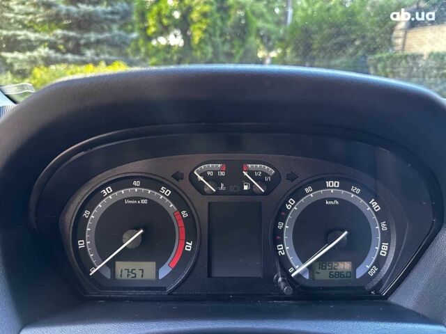 Бежевий Шкода Фабія, об'ємом двигуна 1.4 л та пробігом 190 тис. км за 5690 $, фото 11 на Automoto.ua