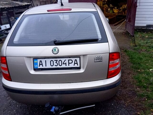 Бежевый Шкода Фабия, объемом двигателя 1.4 л и пробегом 208 тыс. км за 4250 $, фото 9 на Automoto.ua