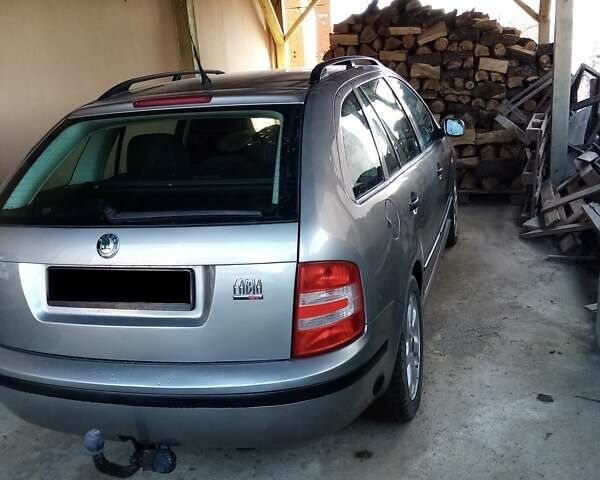 Бежевий Шкода Фабія, об'ємом двигуна 1.4 л та пробігом 256 тис. км за 4500 $, фото 1 на Automoto.ua