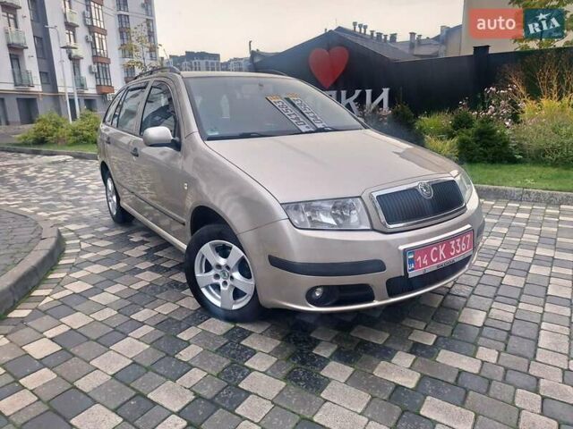 Бежевый Шкода Фабия, объемом двигателя 1.4 л и пробегом 163 тыс. км за 5499 $, фото 5 на Automoto.ua