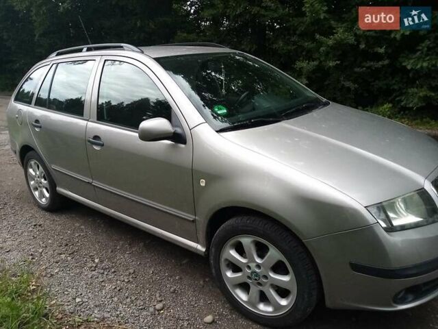 Бежевий Шкода Фабія, об'ємом двигуна 1.4 л та пробігом 256 тис. км за 4500 $, фото 2 на Automoto.ua