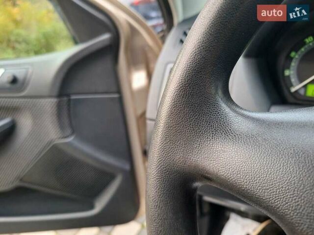 Бежевый Шкода Фабия, объемом двигателя 1.4 л и пробегом 163 тыс. км за 5499 $, фото 41 на Automoto.ua