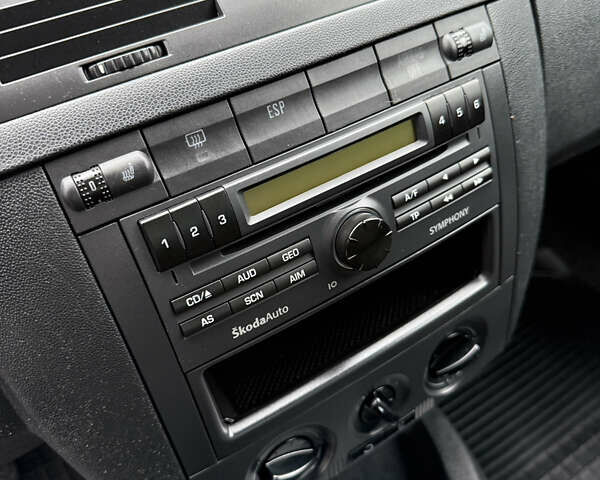 Бежевий Шкода Фабія, об'ємом двигуна 1.4 л та пробігом 211 тис. км за 4999 $, фото 14 на Automoto.ua