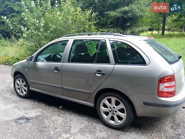 Бежевий Шкода Фабія, об'ємом двигуна 1.4 л та пробігом 256 тис. км за 4500 $, фото 3 на Automoto.ua