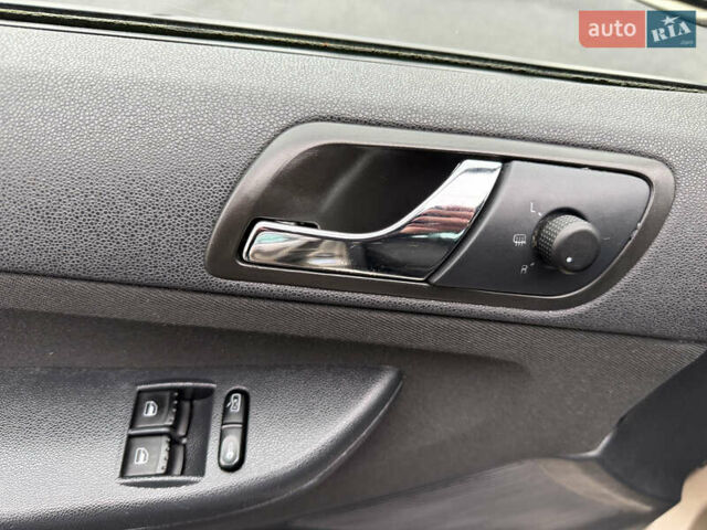 Бежевий Шкода Фабія, об'ємом двигуна 1.4 л та пробігом 211 тис. км за 4999 $, фото 15 на Automoto.ua