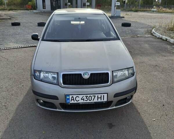 Бежевый Шкода Фабия, объемом двигателя 1.2 л и пробегом 183 тыс. км за 1800 $, фото 7 на Automoto.ua