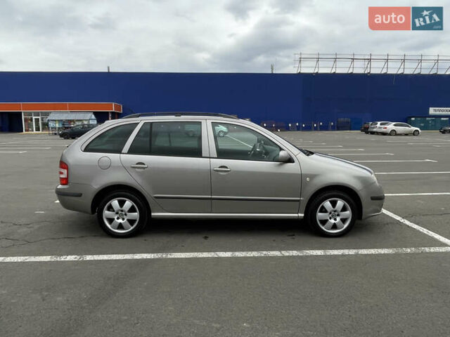 Бежевый Шкода Фабия, объемом двигателя 1.39 л и пробегом 254 тыс. км за 4400 $, фото 10 на Automoto.ua