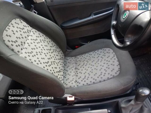 Бежевый Шкода Фабия, объемом двигателя 1.2 л и пробегом 240 тыс. км за 3050 $, фото 11 на Automoto.ua