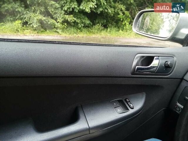 Бежевий Шкода Фабія, об'ємом двигуна 1.4 л та пробігом 256 тис. км за 4500 $, фото 5 на Automoto.ua