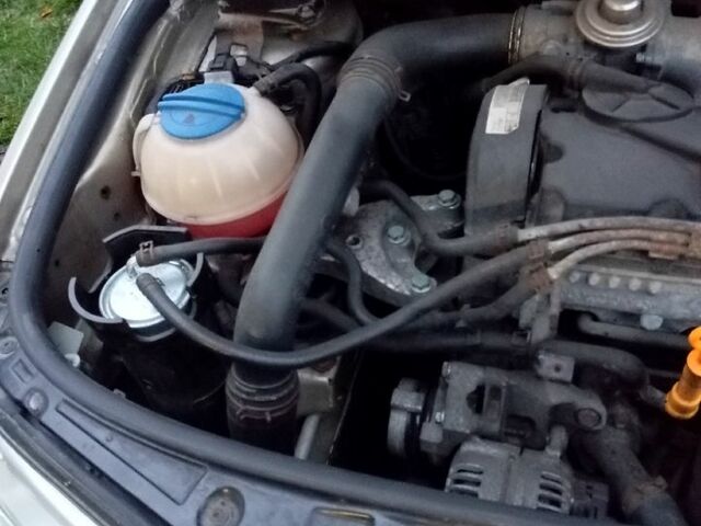 Бежевый Шкода Фабия, объемом двигателя 1.4 л и пробегом 208 тыс. км за 4250 $, фото 1 на Automoto.ua