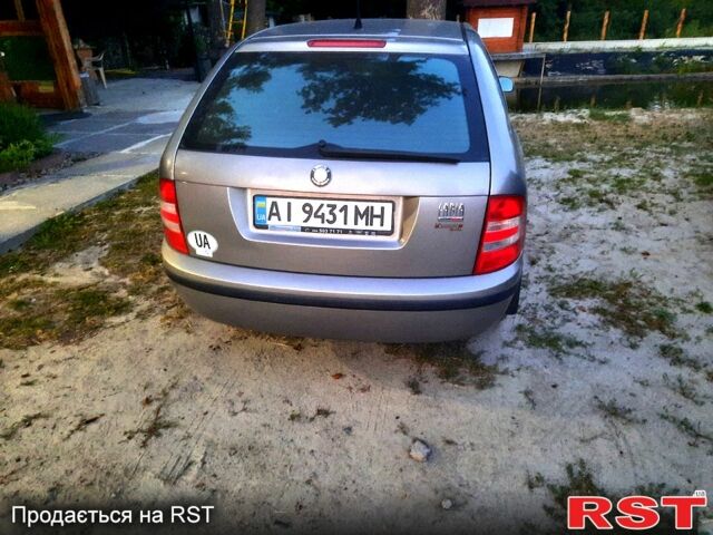 Бежевый Шкода Фабия, объемом двигателя 1.4 л и пробегом 250 тыс. км за 4250 $, фото 3 на Automoto.ua