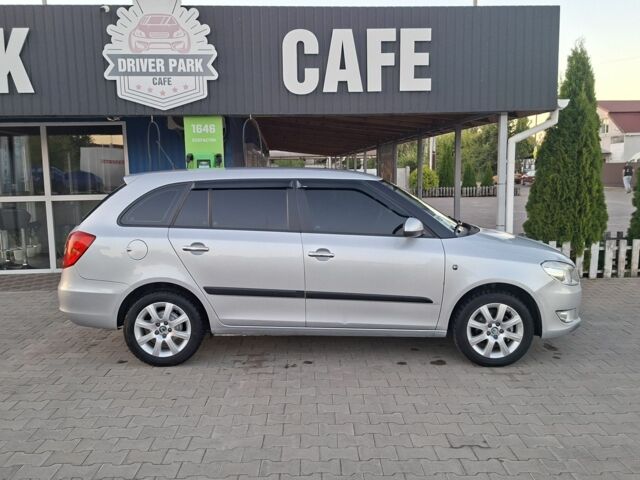 Бежевый Шкода Фабия, объемом двигателя 1.2 л и пробегом 130 тыс. км за 5576 $, фото 1 на Automoto.ua