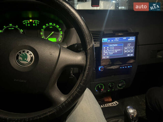 Бежевый Шкода Фабия, объемом двигателя 1.39 л и пробегом 252 тыс. км за 4200 $, фото 10 на Automoto.ua