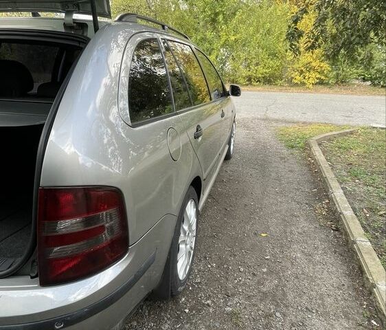Бежевий Шкода Фабія, об'ємом двигуна 1.4 л та пробігом 164 тис. км за 5200 $, фото 8 на Automoto.ua