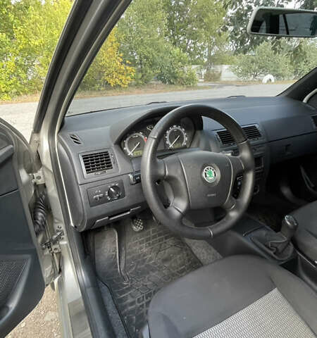 Бежевий Шкода Фабія, об'ємом двигуна 1.39 л та пробігом 164 тис. км за 5200 $, фото 10 на Automoto.ua
