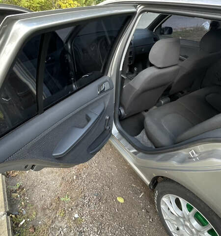 Бежевий Шкода Фабія, об'ємом двигуна 1.39 л та пробігом 164 тис. км за 5200 $, фото 8 на Automoto.ua