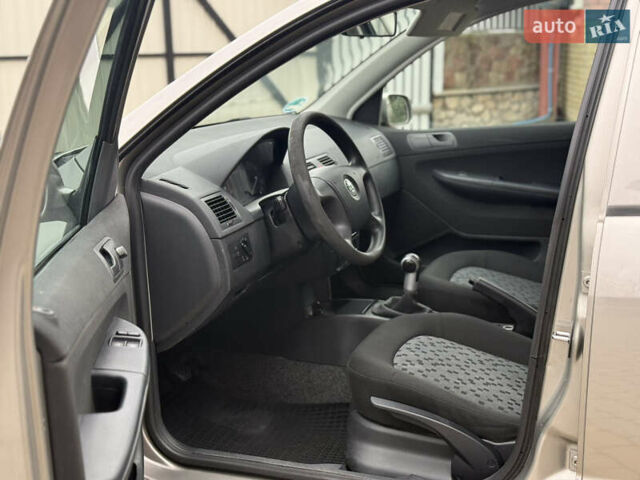 Бежевый Шкода Фабия, объемом двигателя 1.2 л и пробегом 183 тыс. км за 3850 $, фото 21 на Automoto.ua