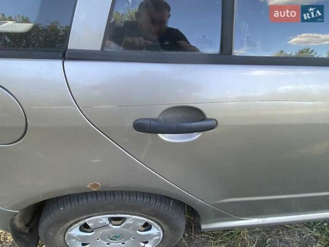 Бежевий Шкода Фабія, об'ємом двигуна 1.2 л та пробігом 205 тис. км за 3700 $, фото 20 на Automoto.ua