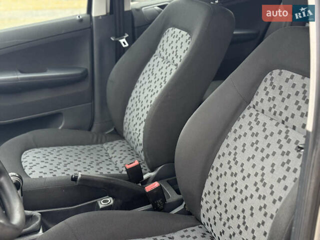 Бежевый Шкода Фабия, объемом двигателя 1.2 л и пробегом 183 тыс. км за 3850 $, фото 20 на Automoto.ua