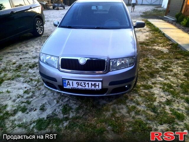 Бежевый Шкода Фабия, объемом двигателя 1.4 л и пробегом 250 тыс. км за 4250 $, фото 5 на Automoto.ua