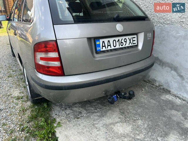 Бежевый Шкода Фабия, объемом двигателя 1.39 л и пробегом 252 тыс. км за 4200 $, фото 5 на Automoto.ua