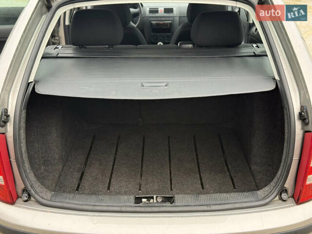 Бежевый Шкода Фабия, объемом двигателя 1.2 л и пробегом 183 тыс. км за 3850 $, фото 27 на Automoto.ua