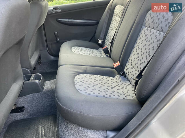 Бежевий Шкода Фабія, об'ємом двигуна 1.4 л та пробігом 218 тис. км за 5199 $, фото 23 на Automoto.ua