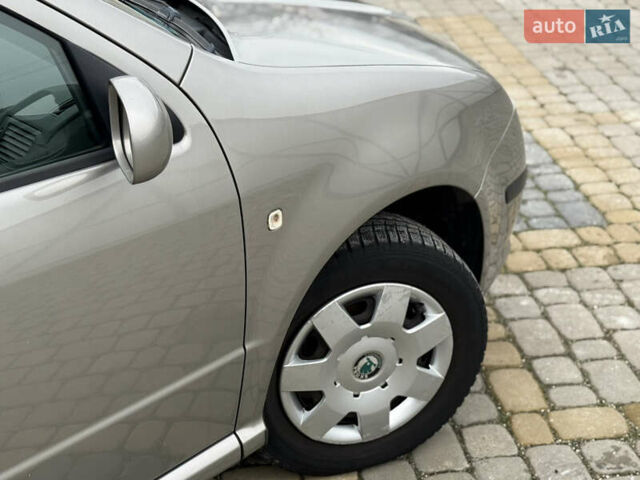 Бежевый Шкода Фабия, объемом двигателя 1.2 л и пробегом 183 тыс. км за 3850 $, фото 14 на Automoto.ua