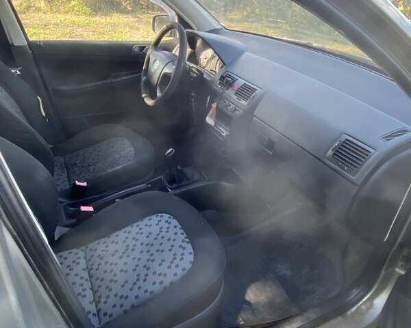 Бежевий Шкода Фабія, об'ємом двигуна 1.2 л та пробігом 205 тис. км за 3700 $, фото 7 на Automoto.ua