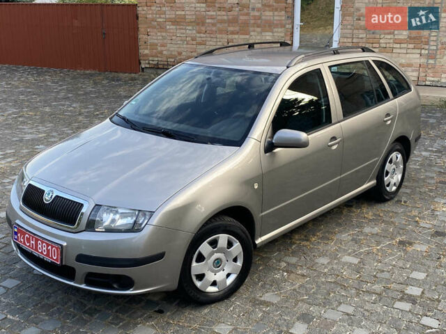 Бежевий Шкода Фабія, об'ємом двигуна 1.4 л та пробігом 218 тис. км за 5199 $, фото 1 на Automoto.ua
