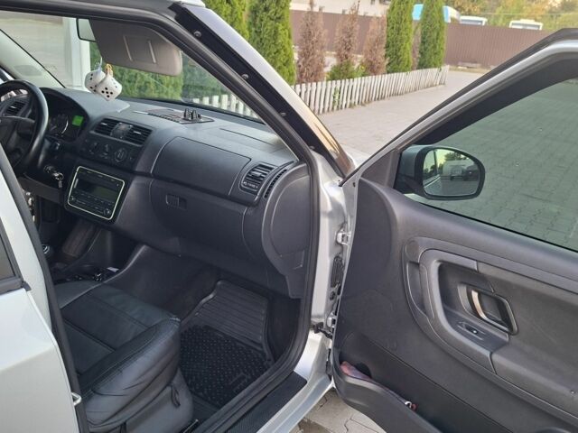 Бежевый Шкода Фабия, объемом двигателя 1.2 л и пробегом 130 тыс. км за 5576 $, фото 9 на Automoto.ua