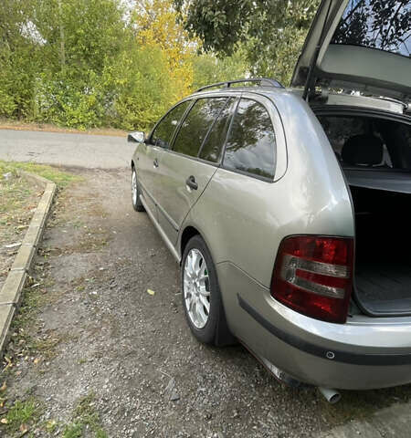 Бежевий Шкода Фабія, об'ємом двигуна 1.39 л та пробігом 164 тис. км за 5200 $, фото 3 на Automoto.ua
