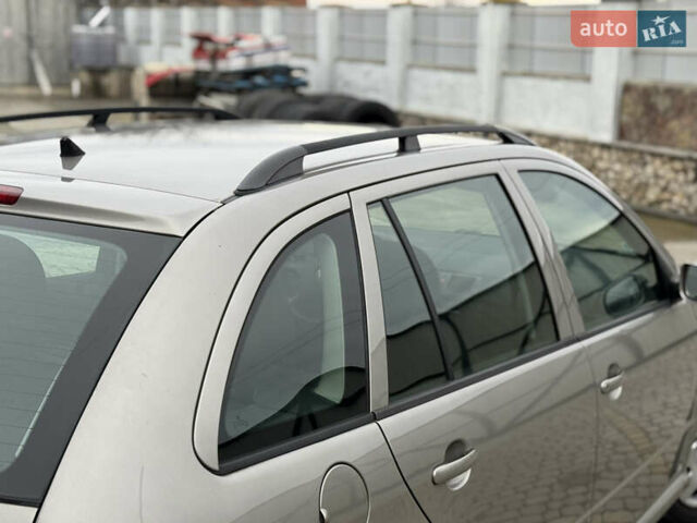 Бежевый Шкода Фабия, объемом двигателя 1.2 л и пробегом 183 тыс. км за 3850 $, фото 12 на Automoto.ua