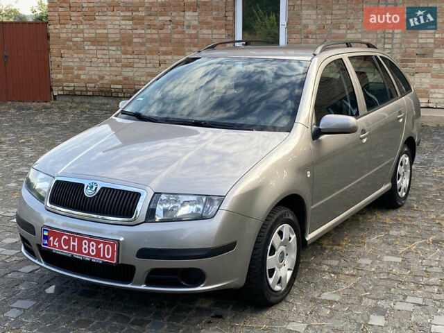 Бежевий Шкода Фабія, об'ємом двигуна 1.4 л та пробігом 218 тис. км за 5199 $, фото 2 на Automoto.ua