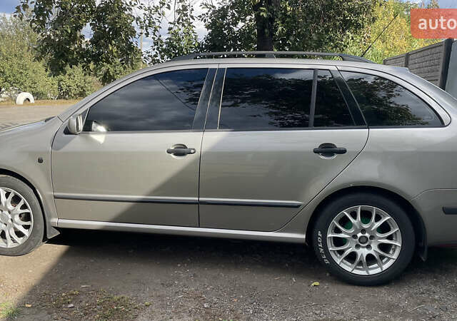 Бежевий Шкода Фабія, об'ємом двигуна 1.39 л та пробігом 164 тис. км за 5200 $, фото 12 на Automoto.ua